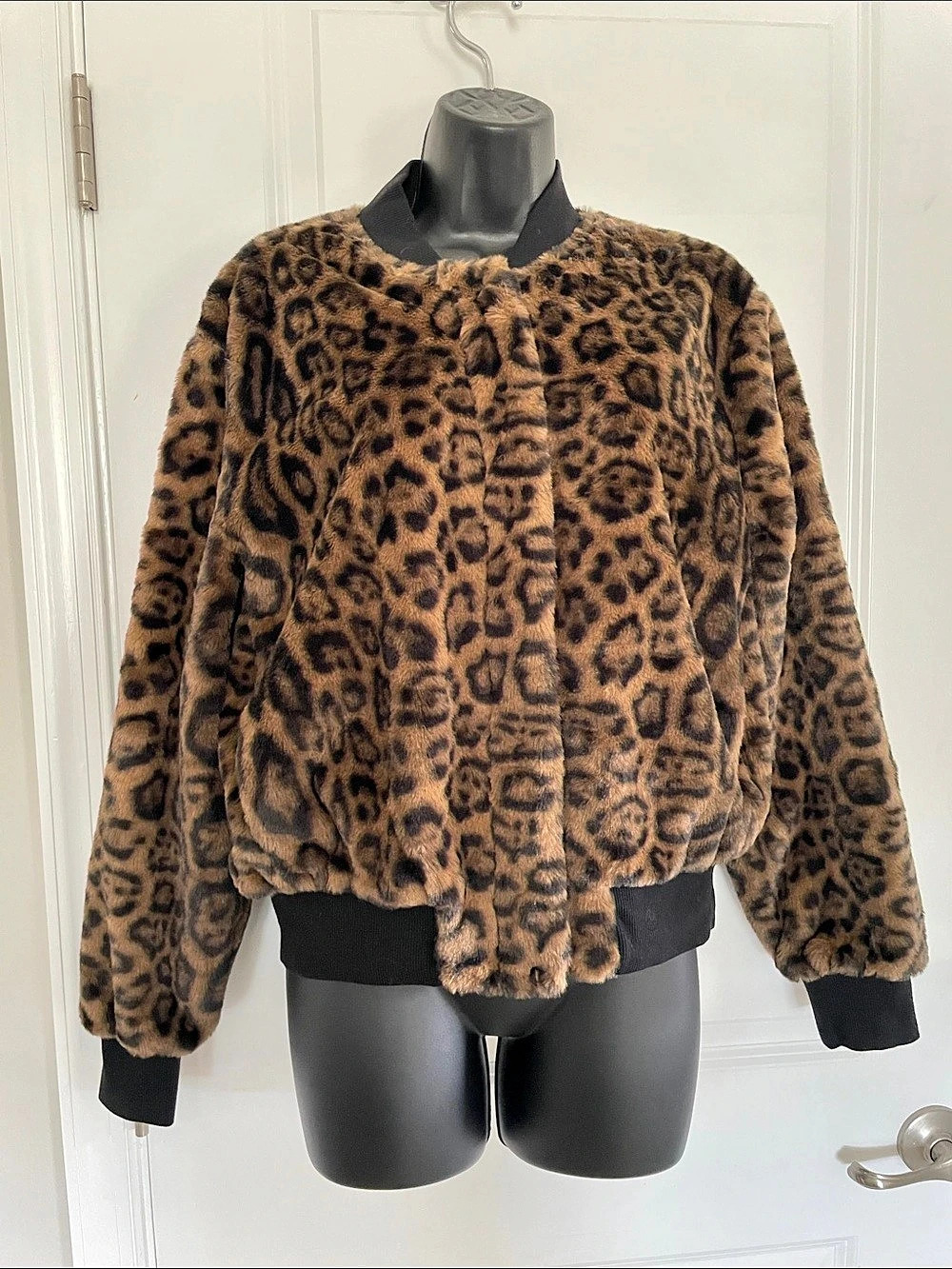 Sanctuary Faux Fur Bomber Leopard Bomber Brown Size Medium NWT